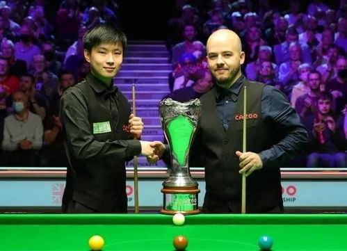 斯诺克英锦赛资格赛第三日:选手角逐晋级名额展现实力 斯诺克英锦赛资格赛第三日:选手角逐晋级名额展现实力